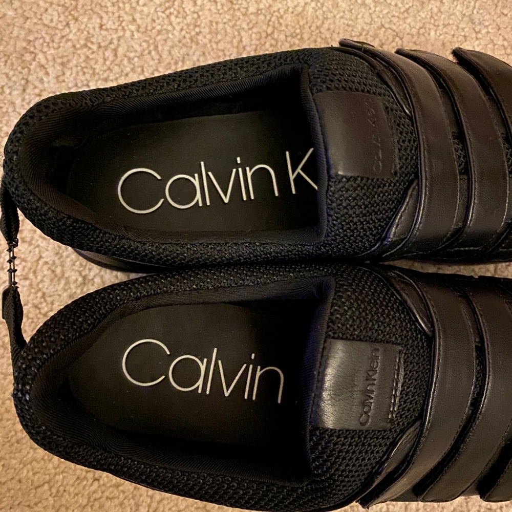 NWT Calvin Klein Irah Sneakers in Black